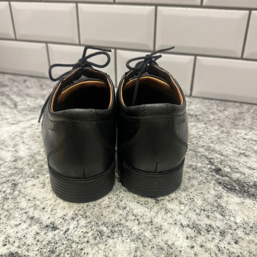 Clarks Mens 9.5 Dress Shoes Black Leather Derby Extreme Comfort Professional
